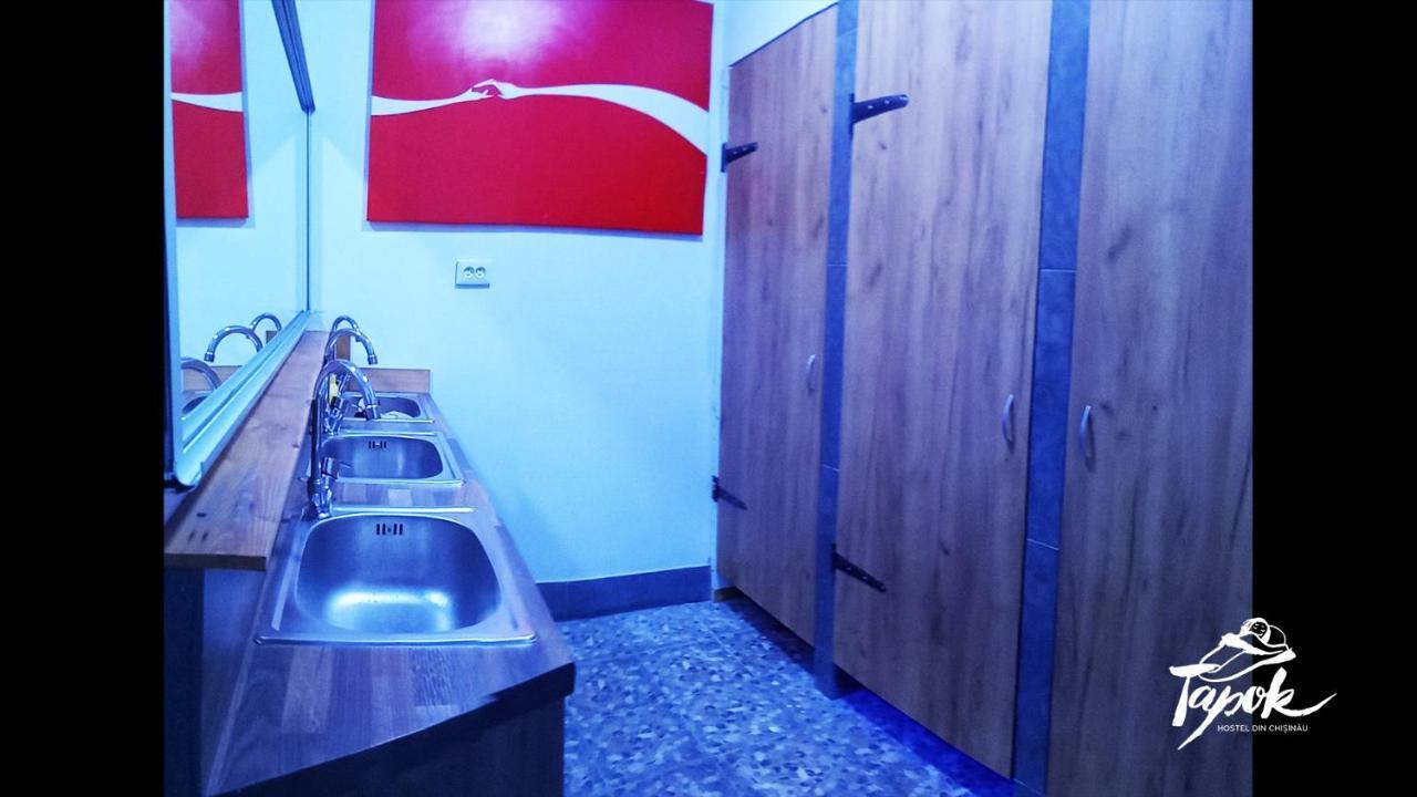 Tapok Hostel Kisinyov Kültér fotó